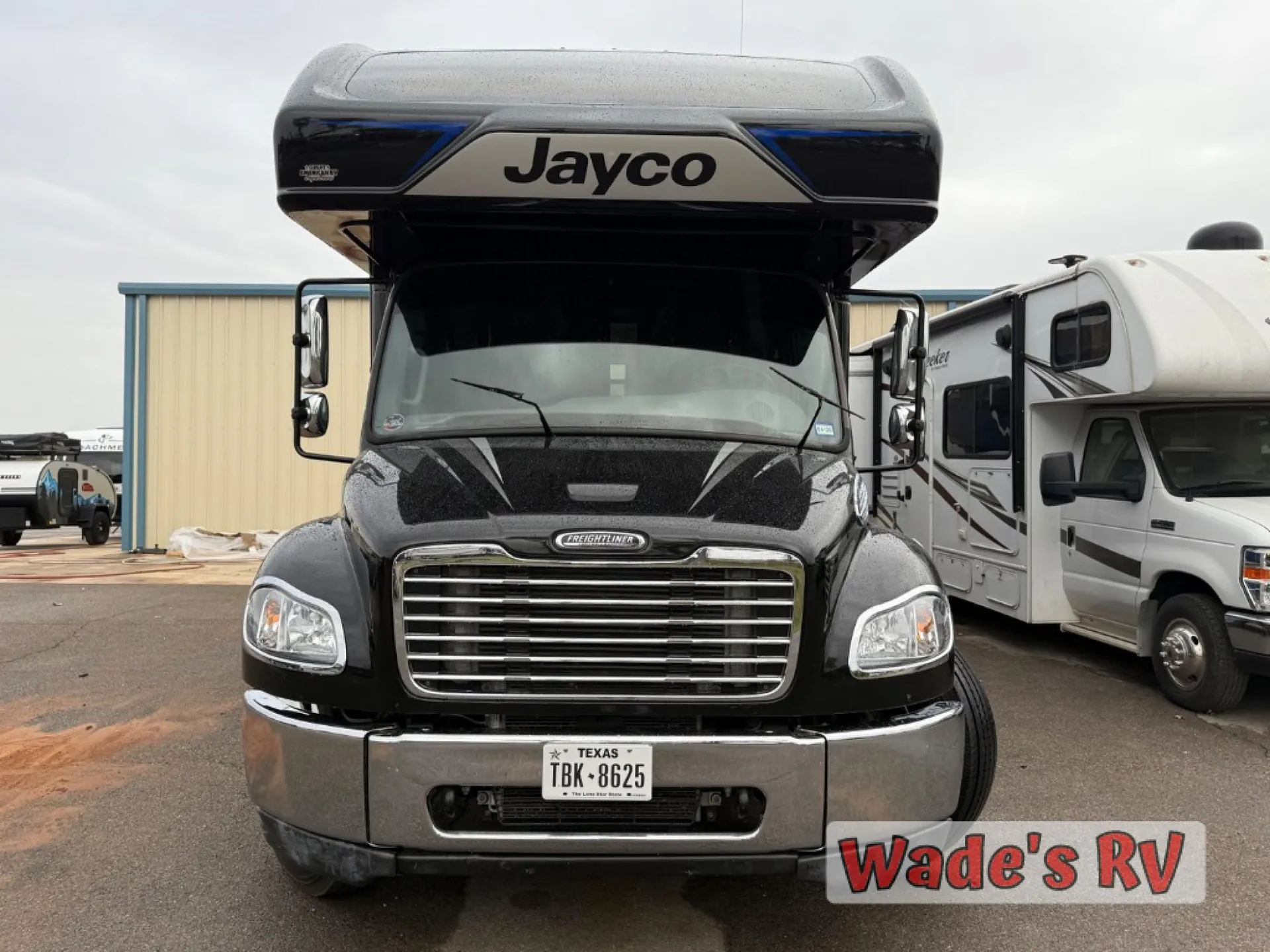 2022 Jayco Seneca 37K - Photo 3