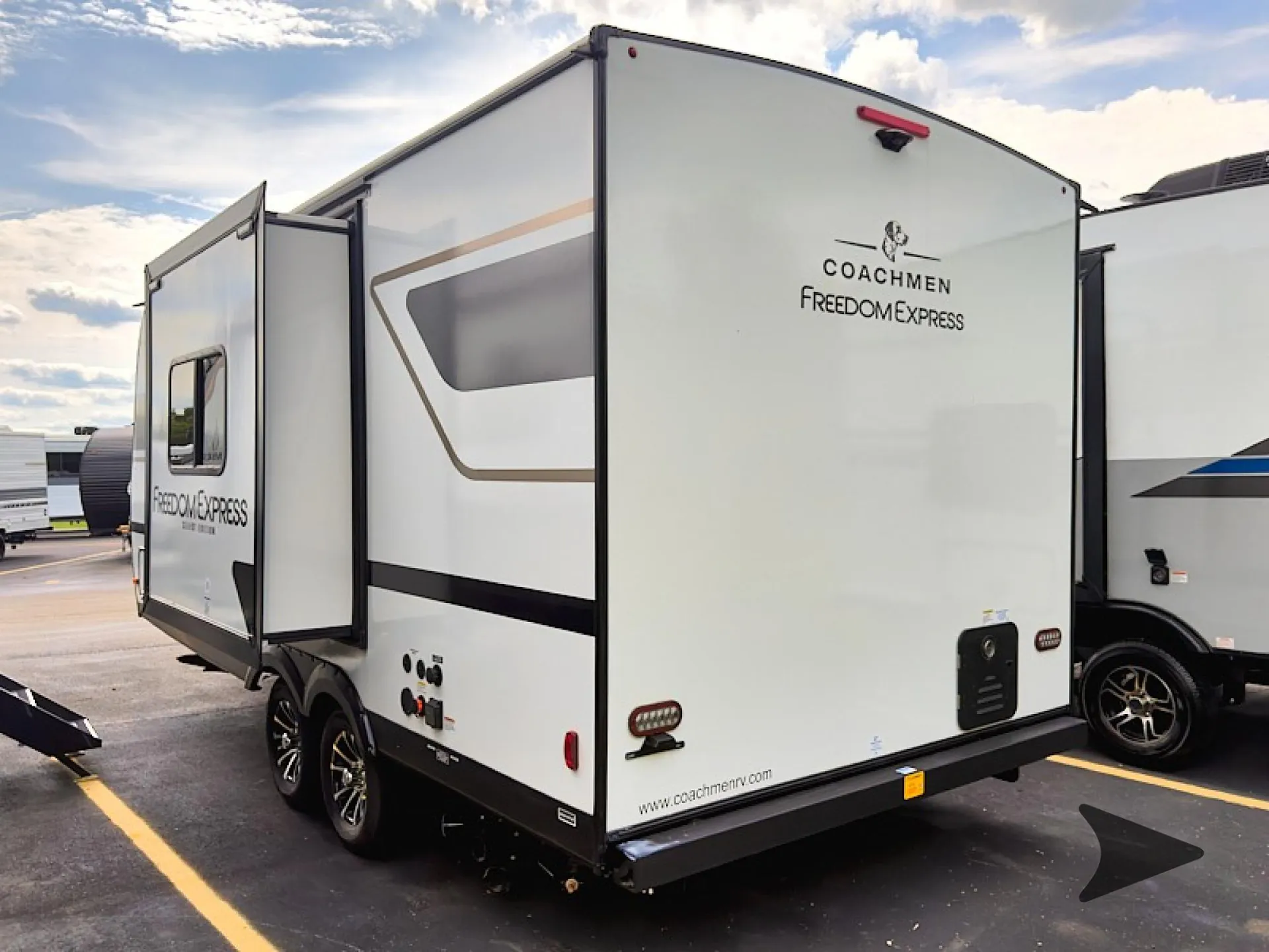 2027 Coachmen Freedom Express Select 19SE - Photo 3