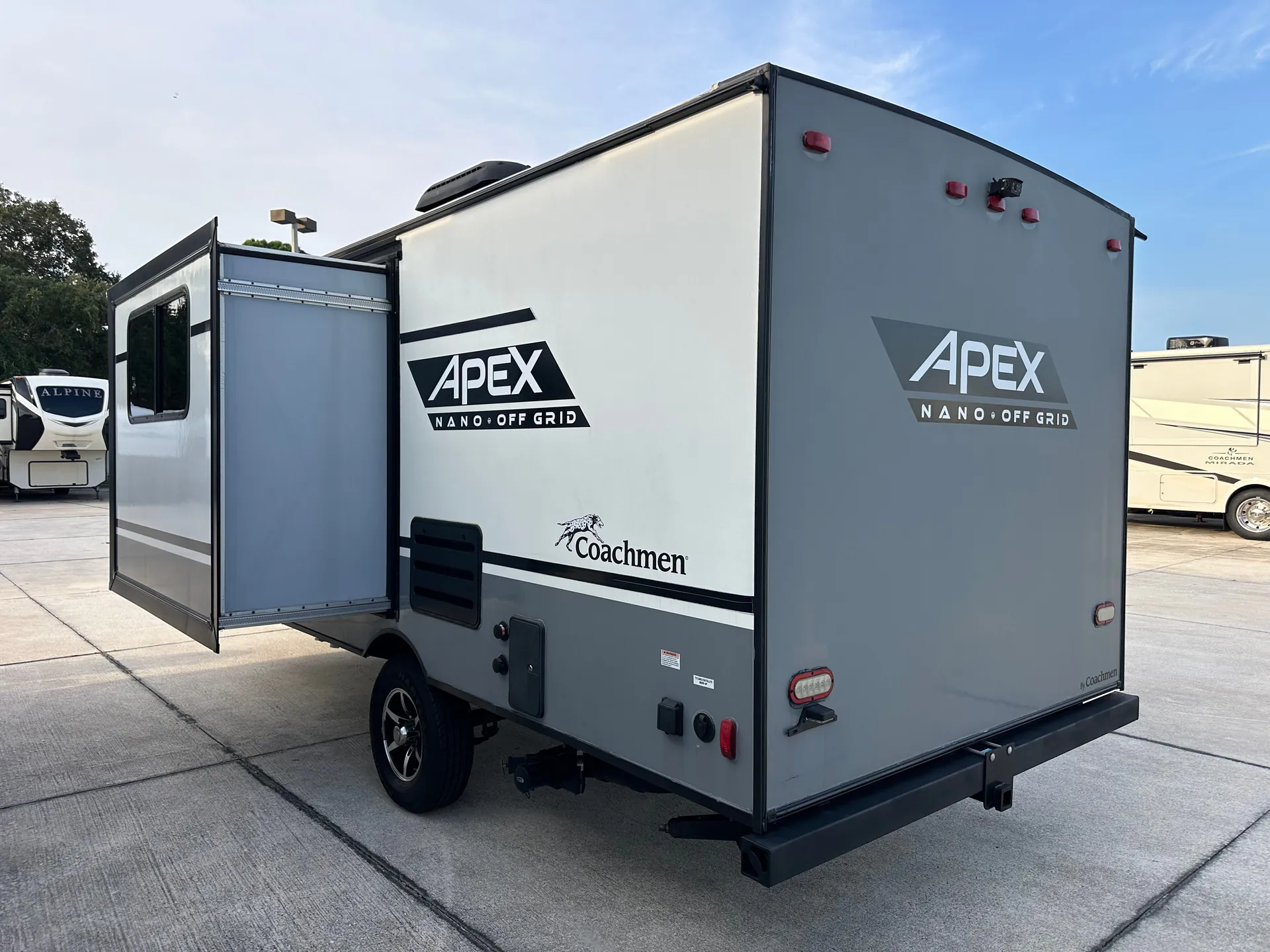 2022 Coachmen Apex 194BHS - Photo 4