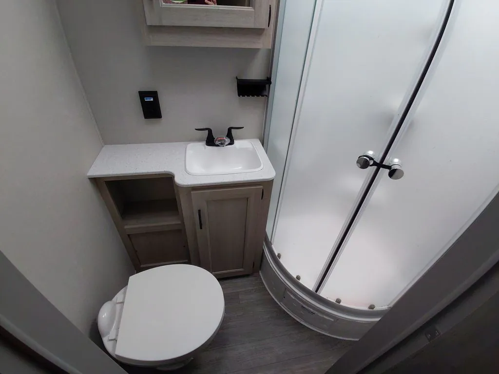2026 Forest River Aurora 34BHTS 2 QUEEN BEDS, Photos photo 12