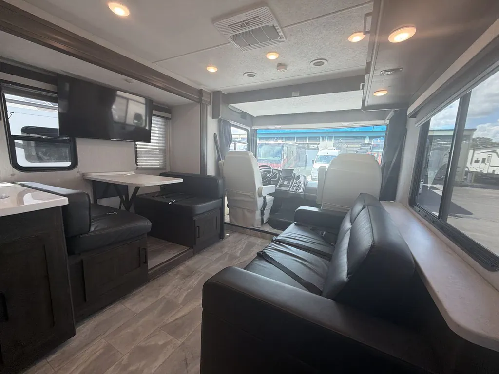 2024 Coachmen Pursuit 31BH, Photos photo 18