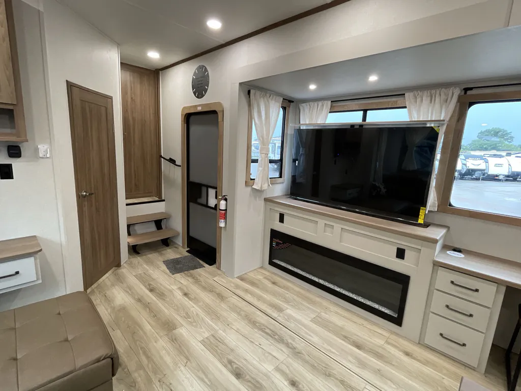 2027 Forest River Mesquite 3850HBRK, Photos photo 12