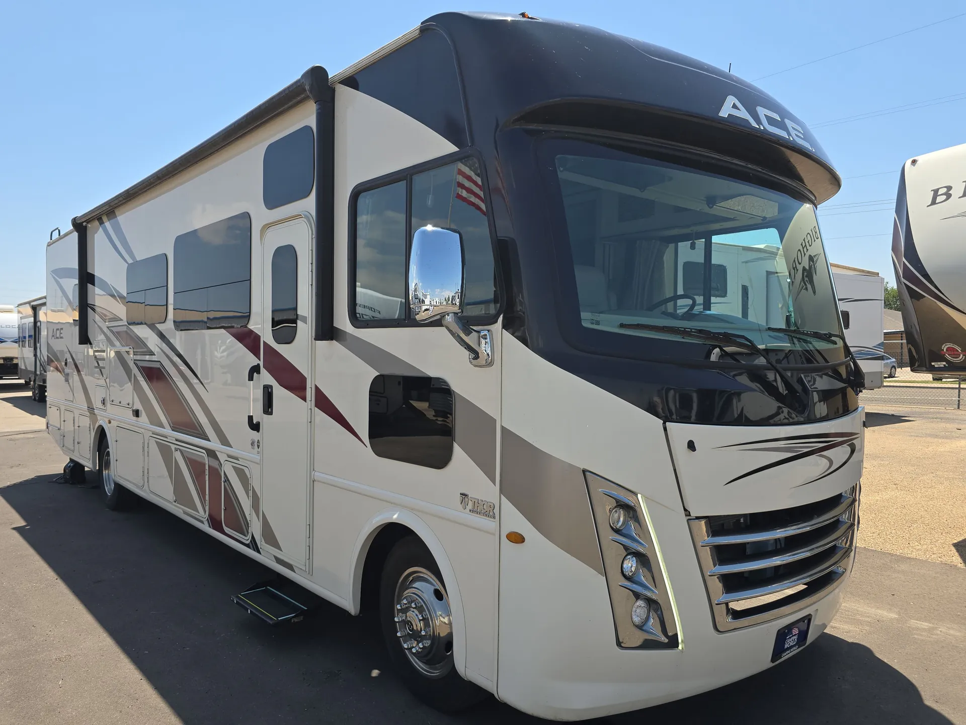 2020 Thor Motor Coach A.C.E 33.1 - Photo 2