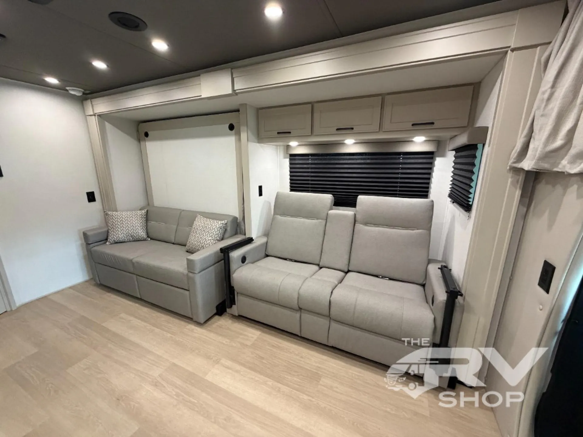 2027 Renegade RV Villagio 25RMC - Photo 3
