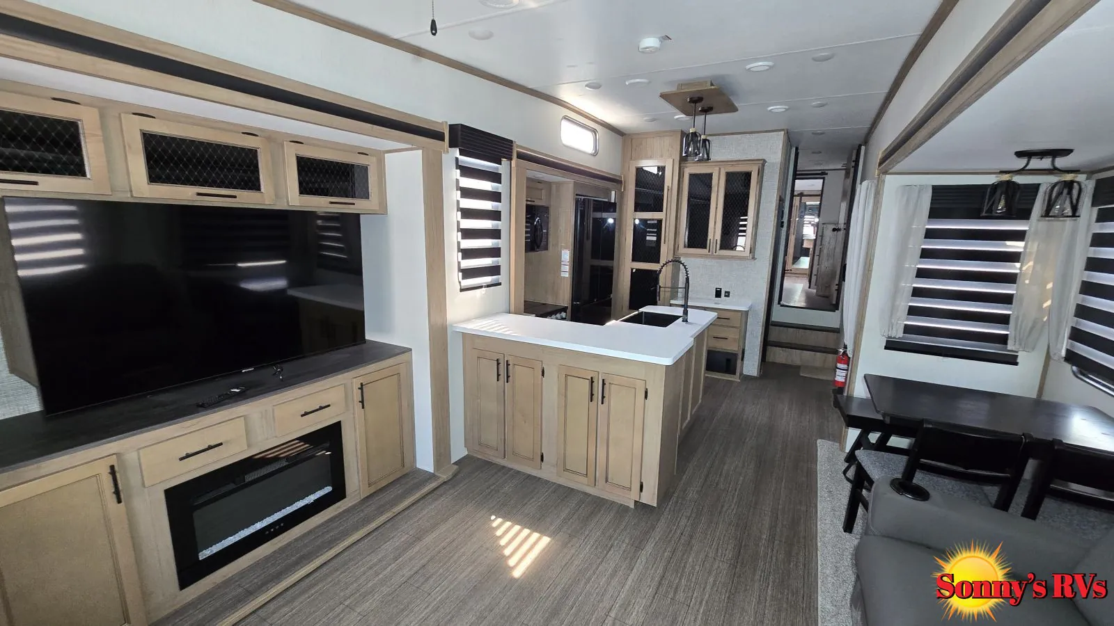 2023 Forest River Sabre 38RLH - Photo 4