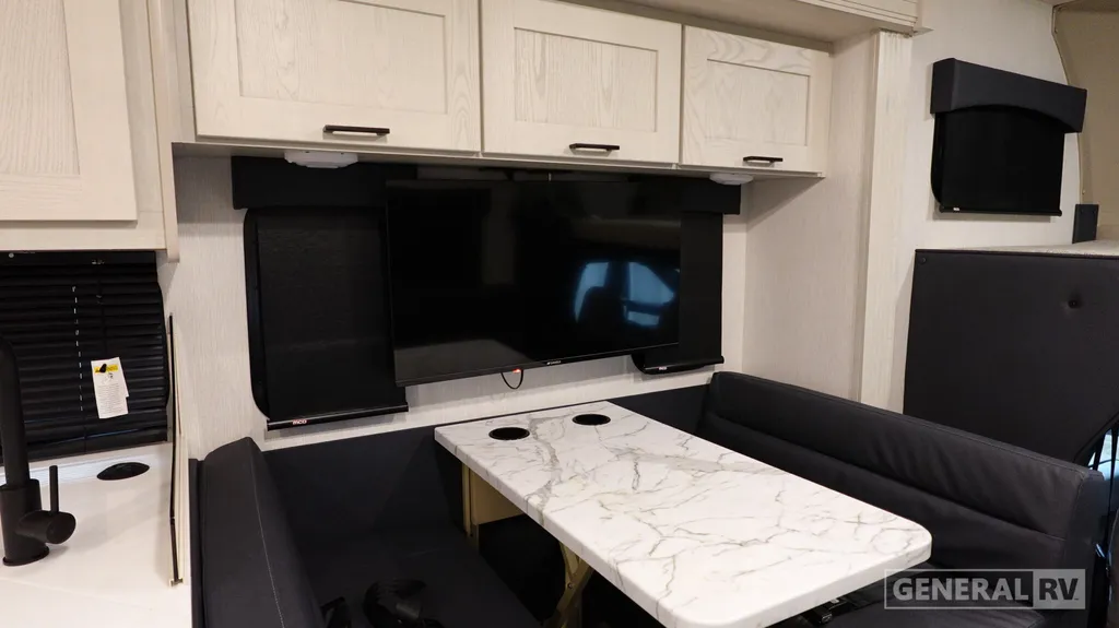 2027 NeXus RV Maximus 32MX, Photos photo 15