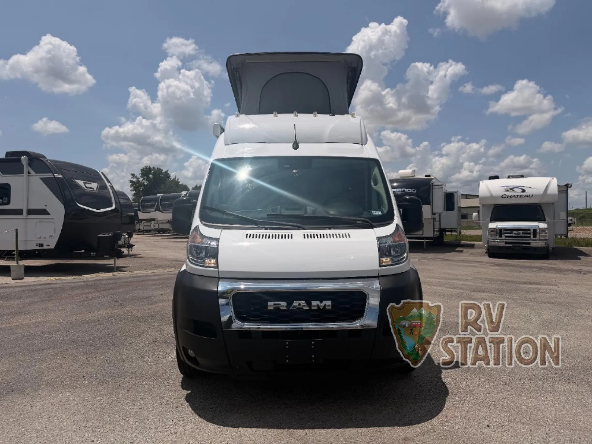 2023 Thor Motor Coach Sequence 20J - Photo 3