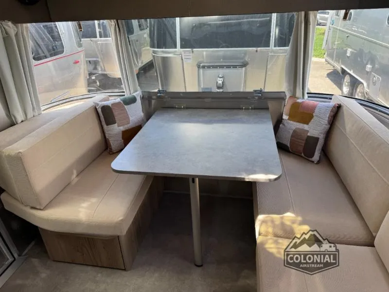 2027 Airstream Flying Cloud 25FB - Photo 4
