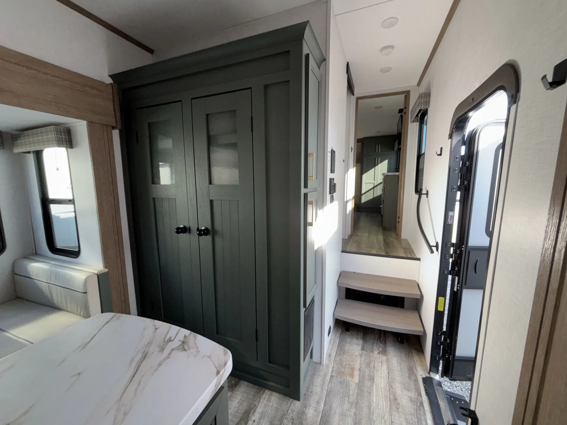 2024 Dutchmen Eddie Bauer 360LF — living area main