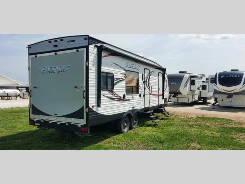 2017 Forest River Vengeance Super Sport 25V - Photo 3