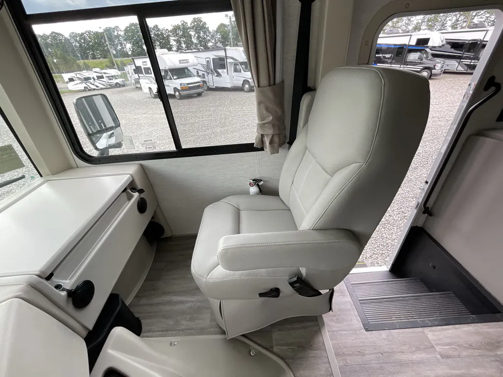 2026 Thor Motor Coach Freedom Traveler A29, Photos photo 13