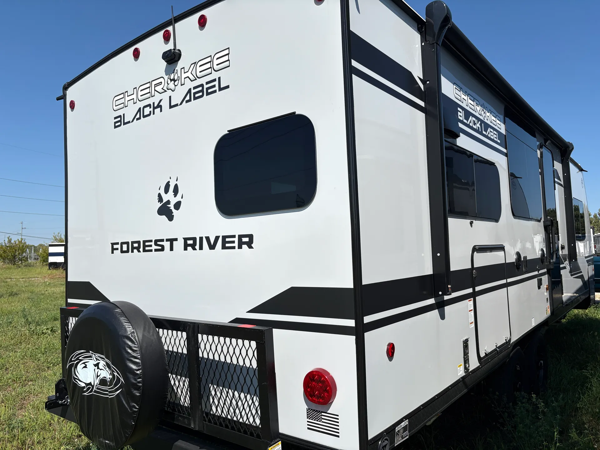 2026 Forest River Cherokee Grey Wolf Black Label 26SSBL - Photo 3