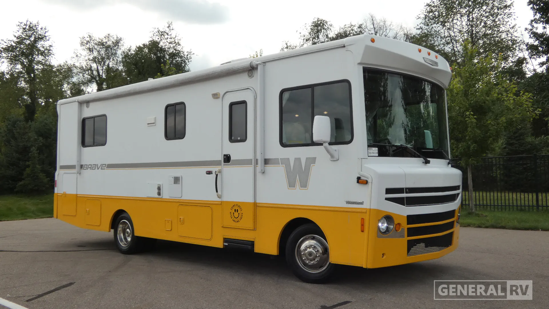 2015 Winnebago Brave 27B - Photo 2