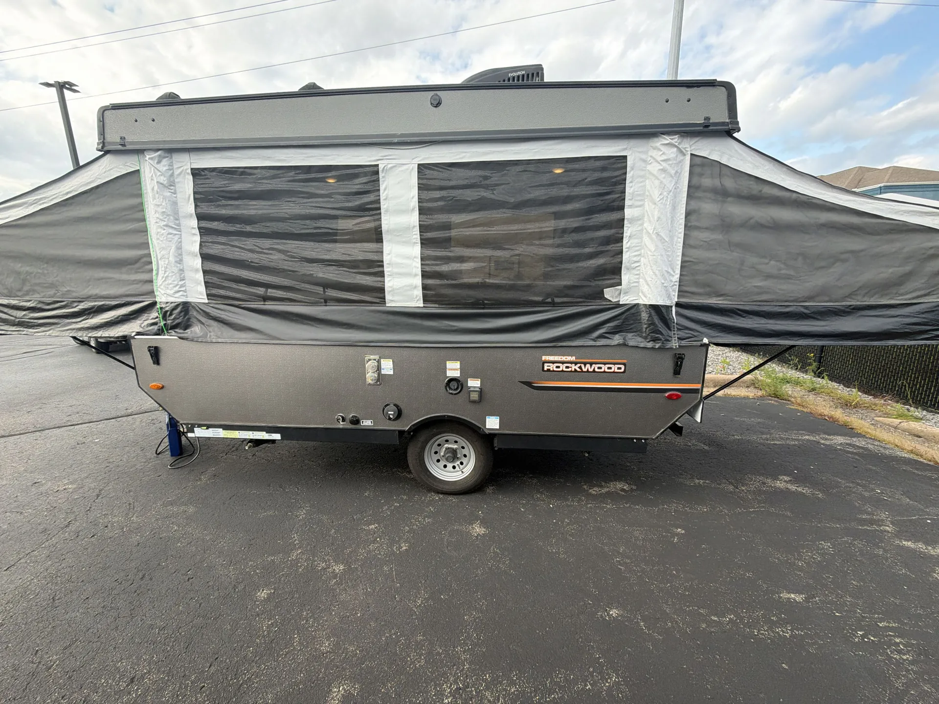 2022 Forest River Rockwood Freedom 2280LTD — off campside