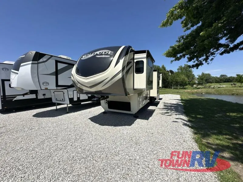 2019 Grand Design Solitude 375RES - Photo 4