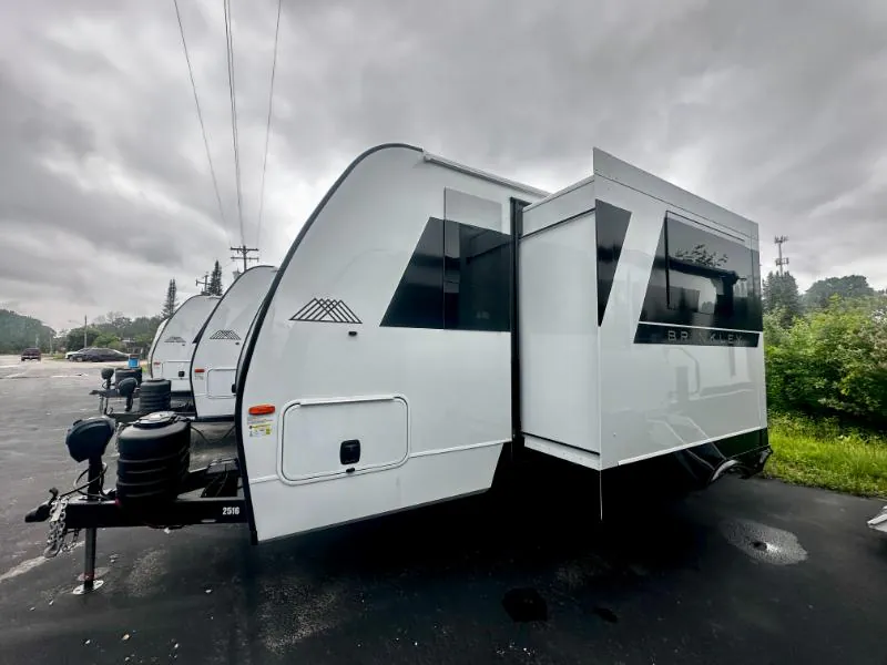 2026 Brinkley Model Ix 20X, Photos photo 20
