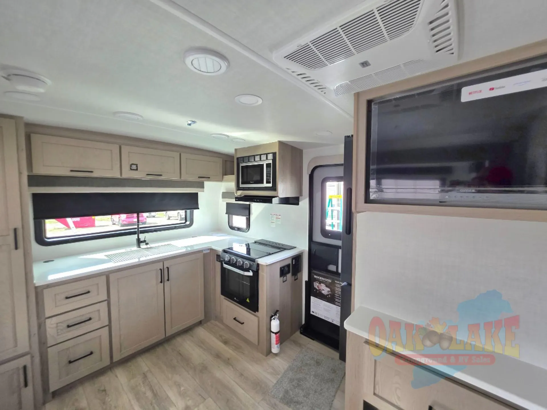 2026 Forest River Rockwood Mini Lite 2506FK — Photo 5