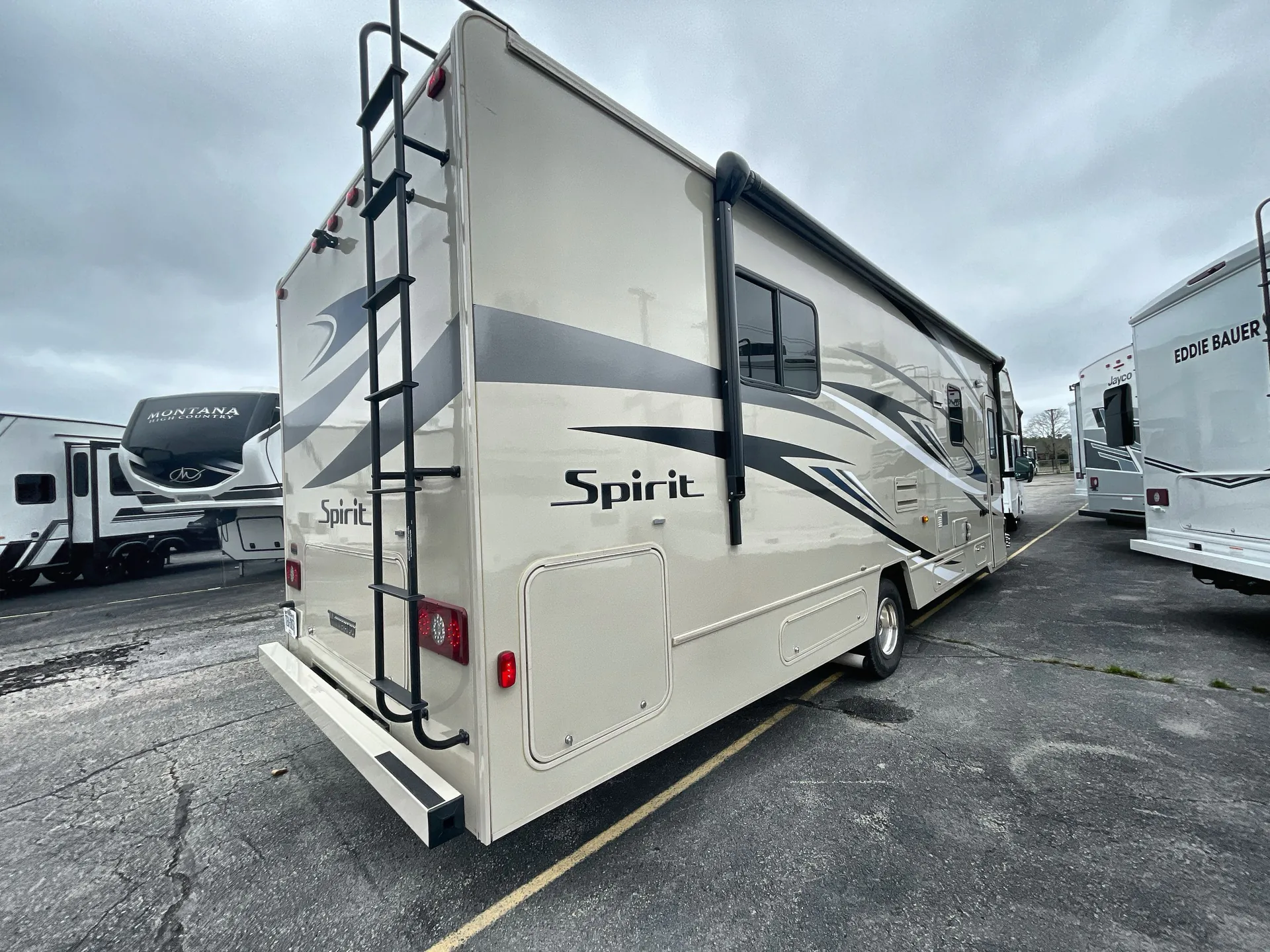 2025 Winnebago Spirit 31K - Photo 2
