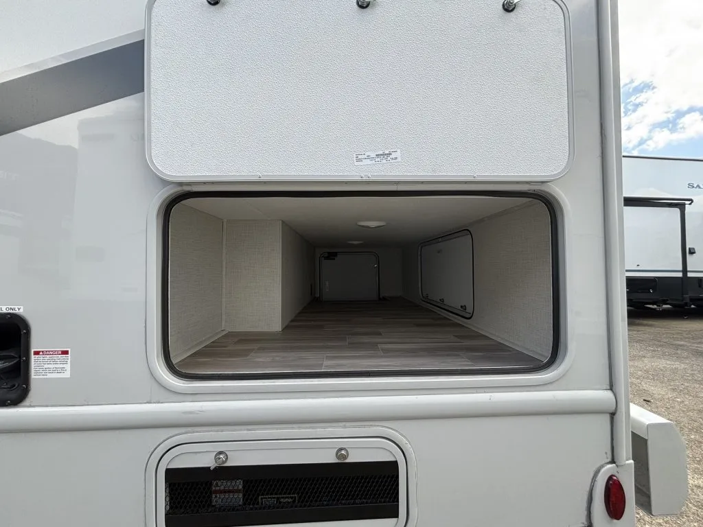2026 Thor Motor Coach Axis 24.1 - Photo 4