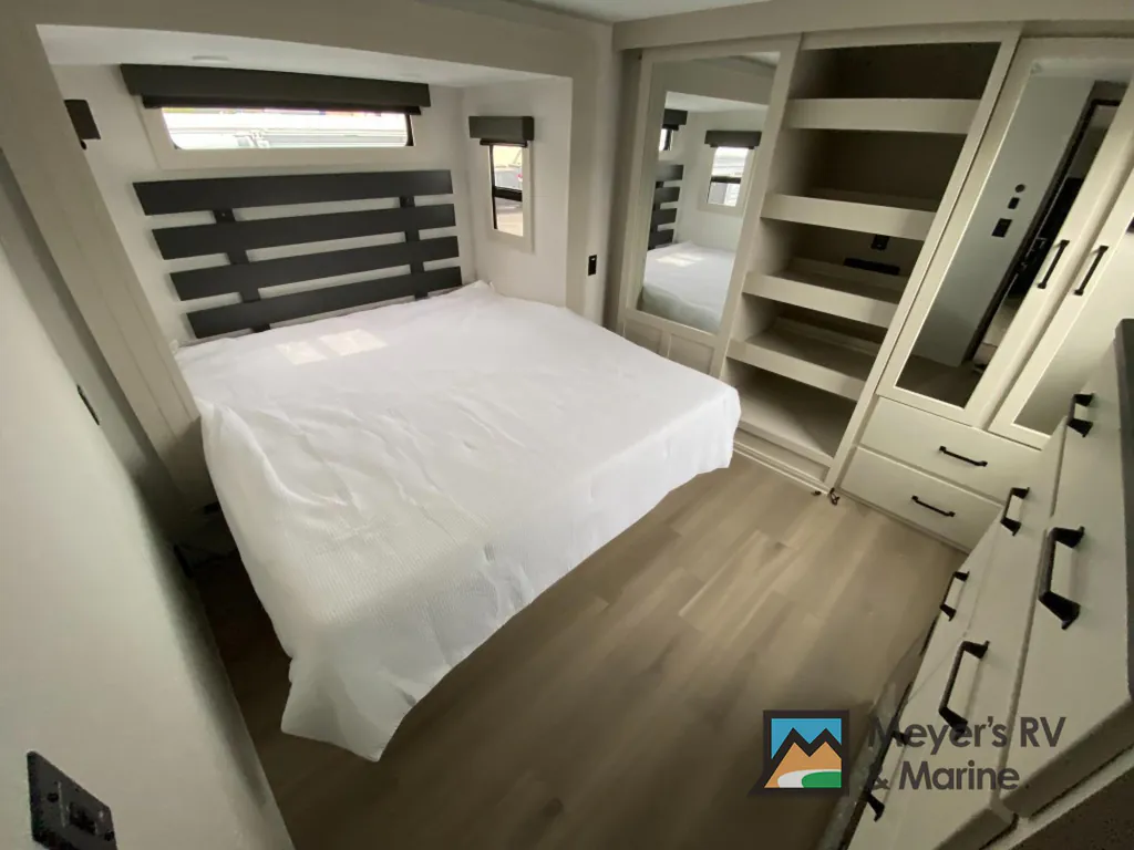 2026 Grand Design Momentum 399M, Photos photo 23