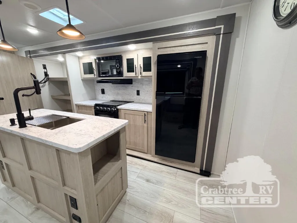 2027 East to West Della Terra 272RL, Photos photo 4