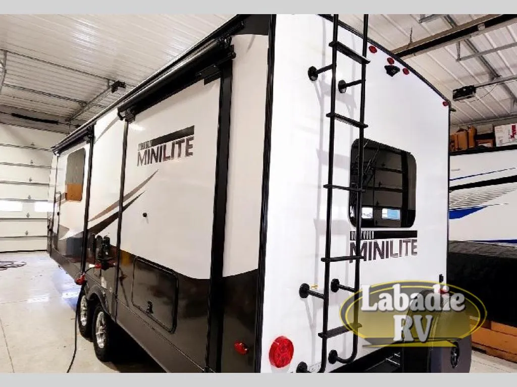 2025 Forest River Rockwood Mini Lite 2516S - Photo 4