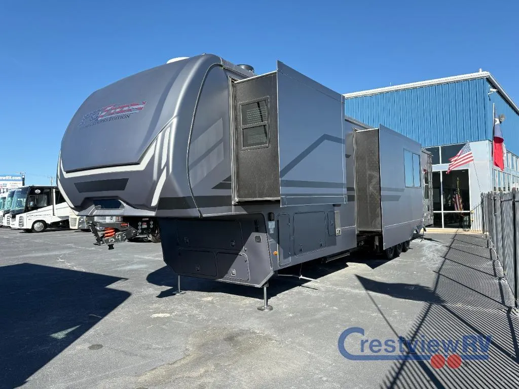 2025 Keystone Fuzion 440 - Photo 4