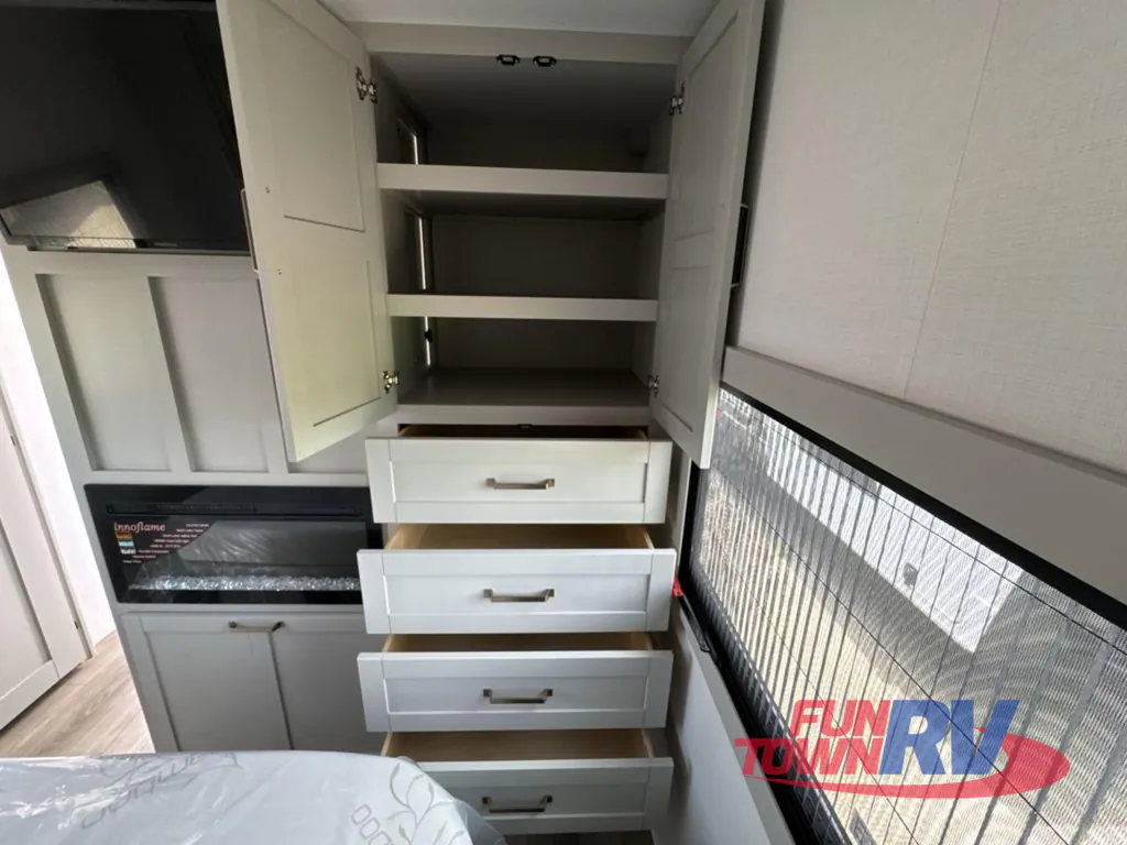 2026 Brinkley Model Z Air 297, Photos photo 30
