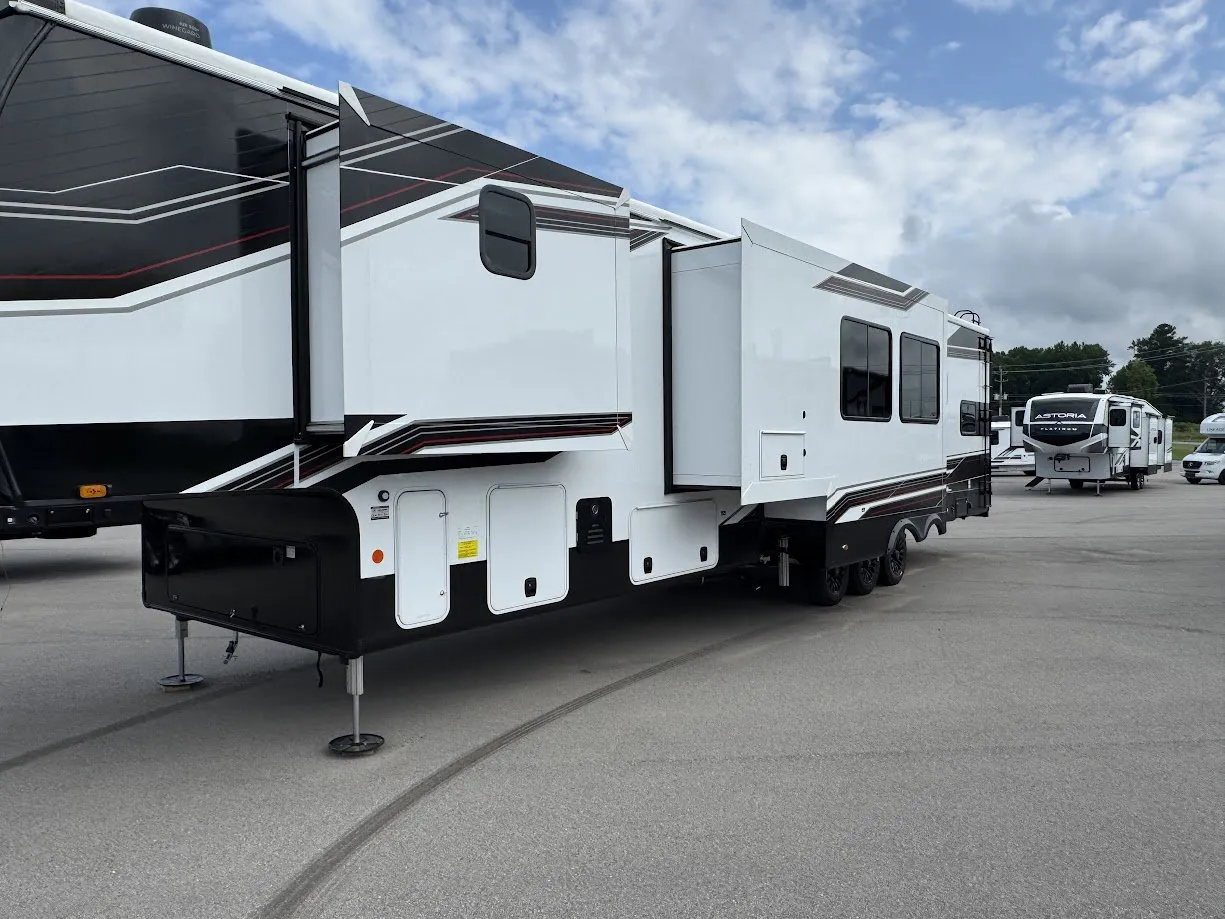 2026 Jayco Seismic 413 - Photo 4