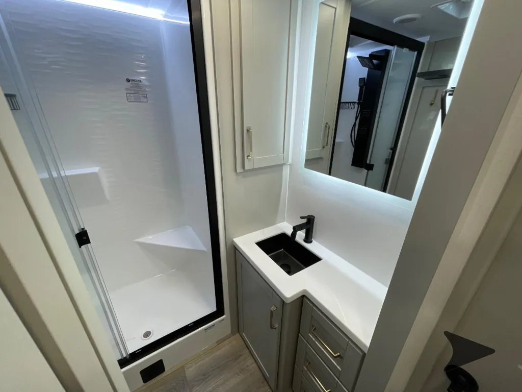 2026 Brinkley Model Z Air 297, Photos photo 11