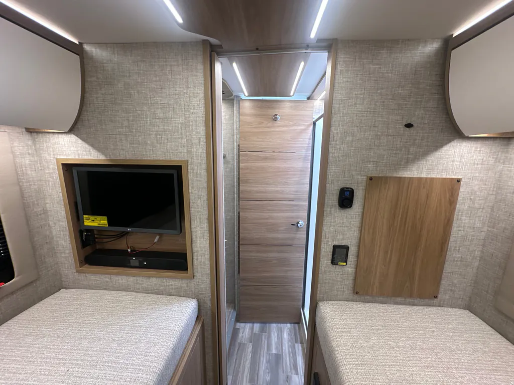 2026 Tiffin Wayfarer 25 XLW, Photos photo 76