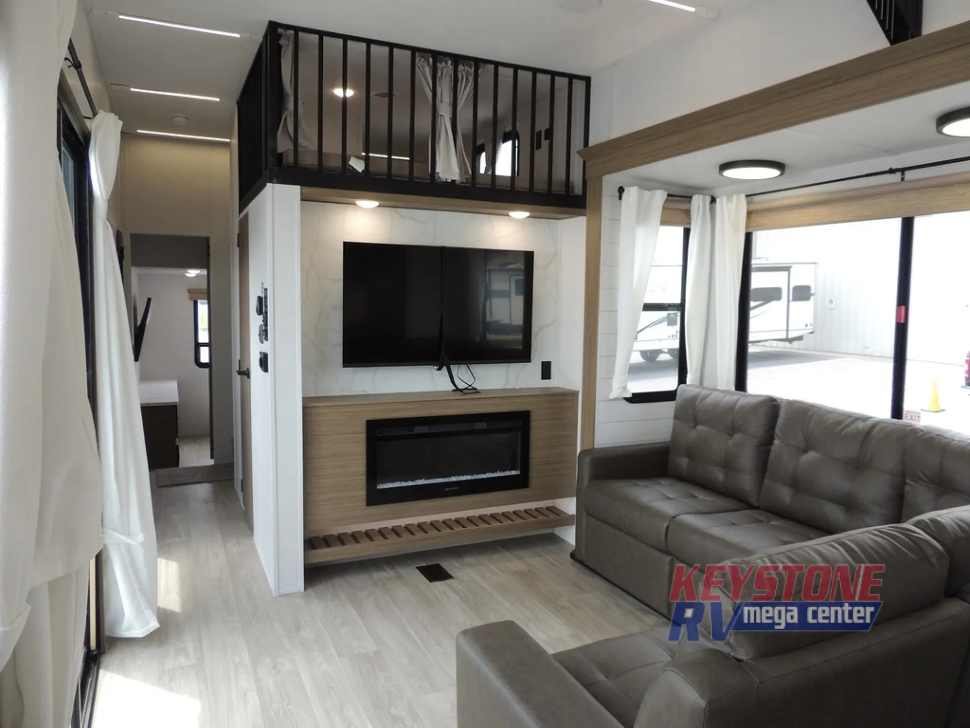 2026 Forest River Salem Grand Villa 40FKP — Photo 7