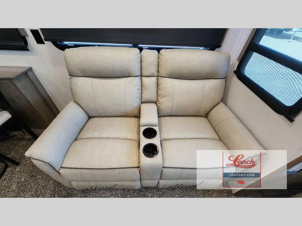 2021 Forest River Cedar Creek Champagne Edition 38EL, Photos photo 9