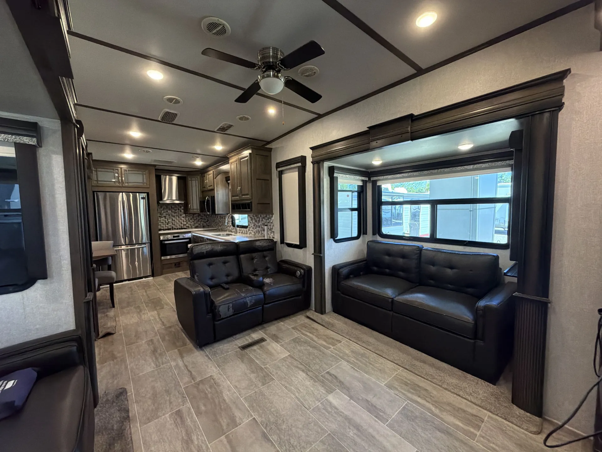 2019 Keystone Montana 3701LK — living area main