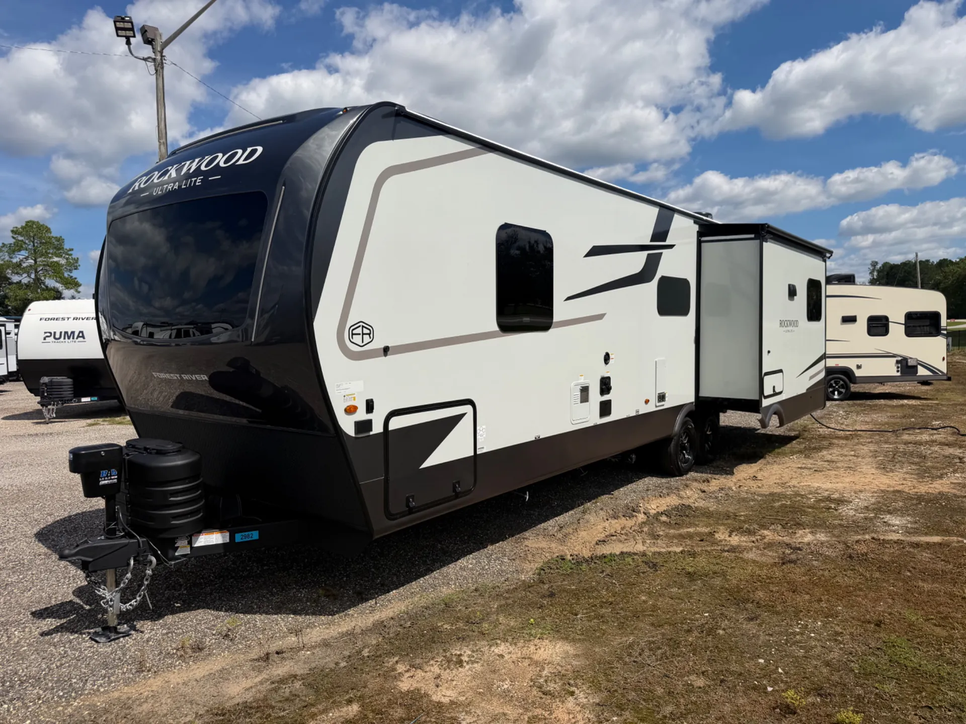 2027 Forest River Rockwood Ultra Lite 2921RL