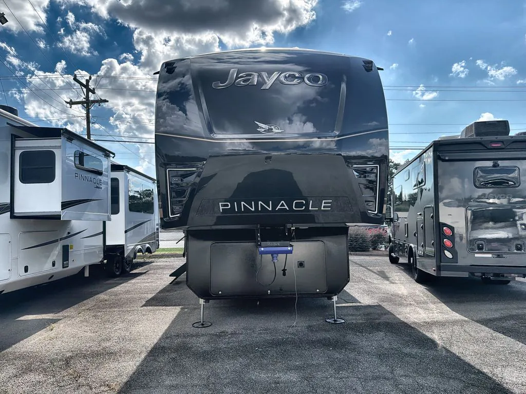 2027 Jayco Pinnacle 36FBTS, Photos photo 6