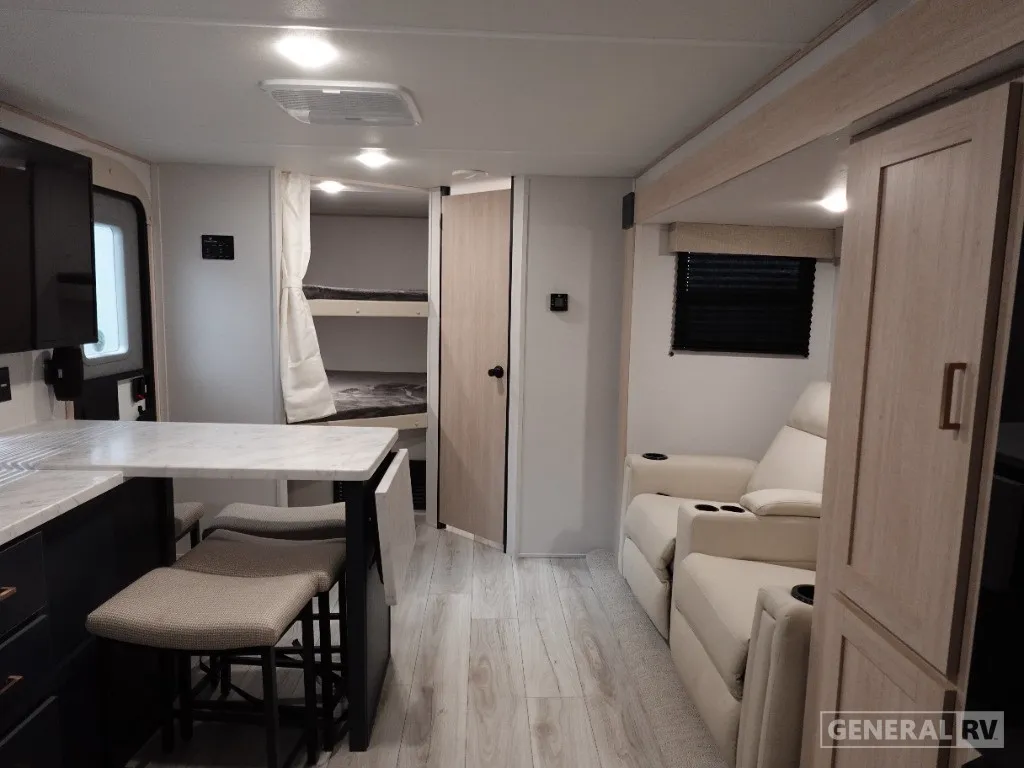 2025 Prime Time RV Avenger 25MKB - Photo 3
