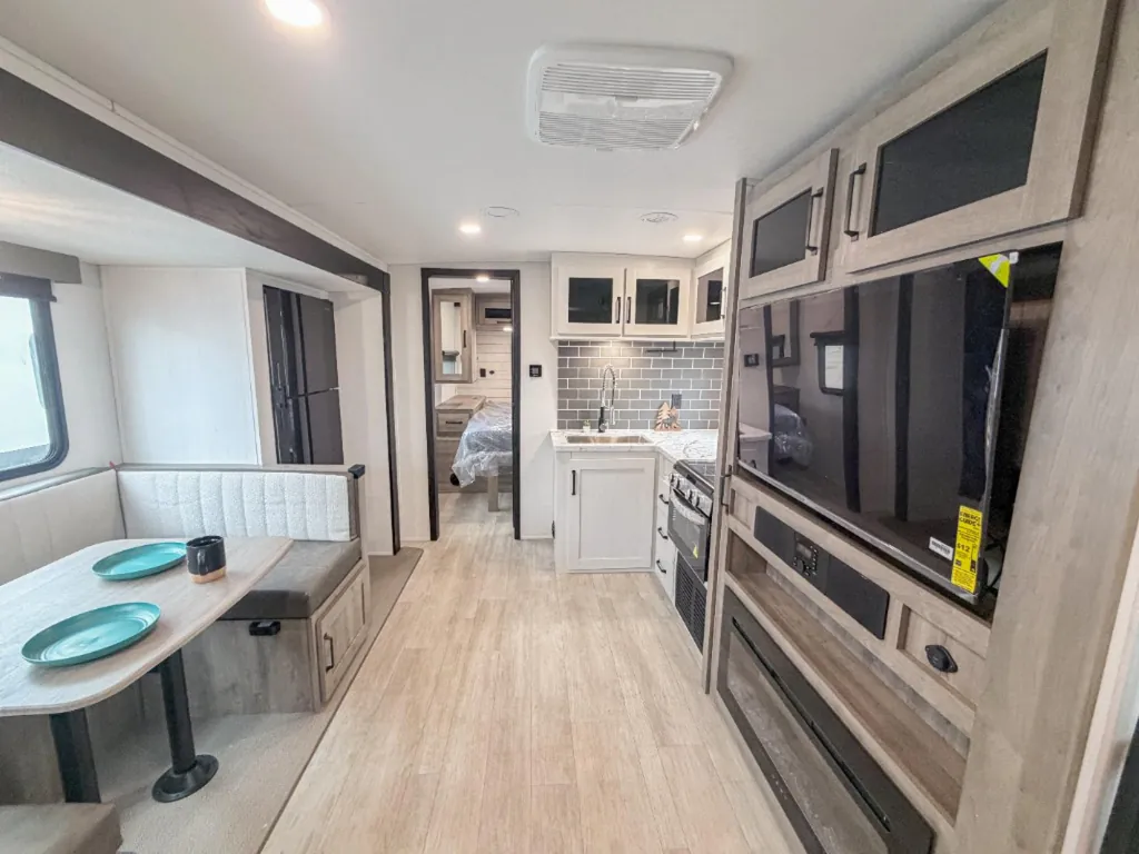 2026 Forest River Solaire 2430BHS, Photos photo 7