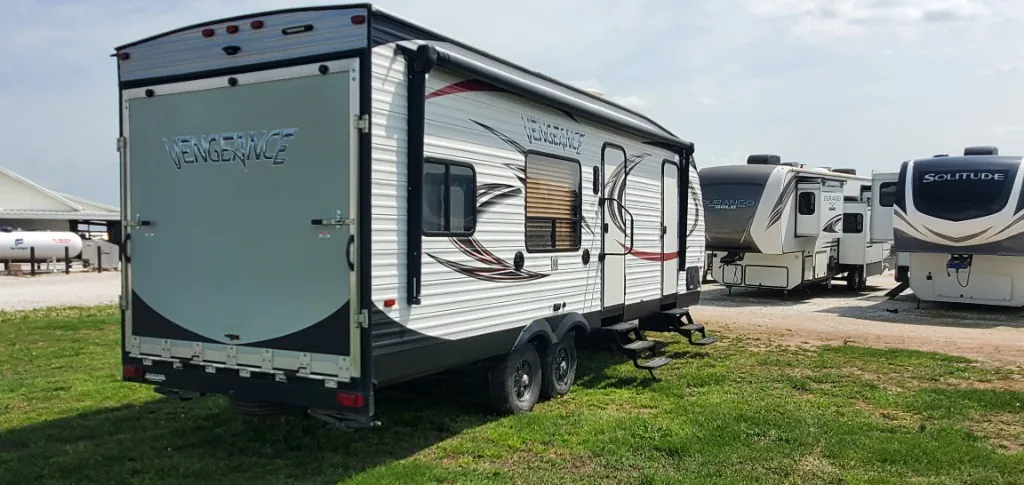 2017 Forest River Vengeance Super Sport 25V - Photo 4