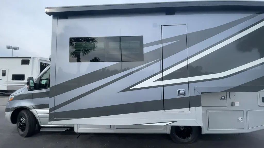 2027 Tiffin Wayfarer 25 PW, Photos photo 6
