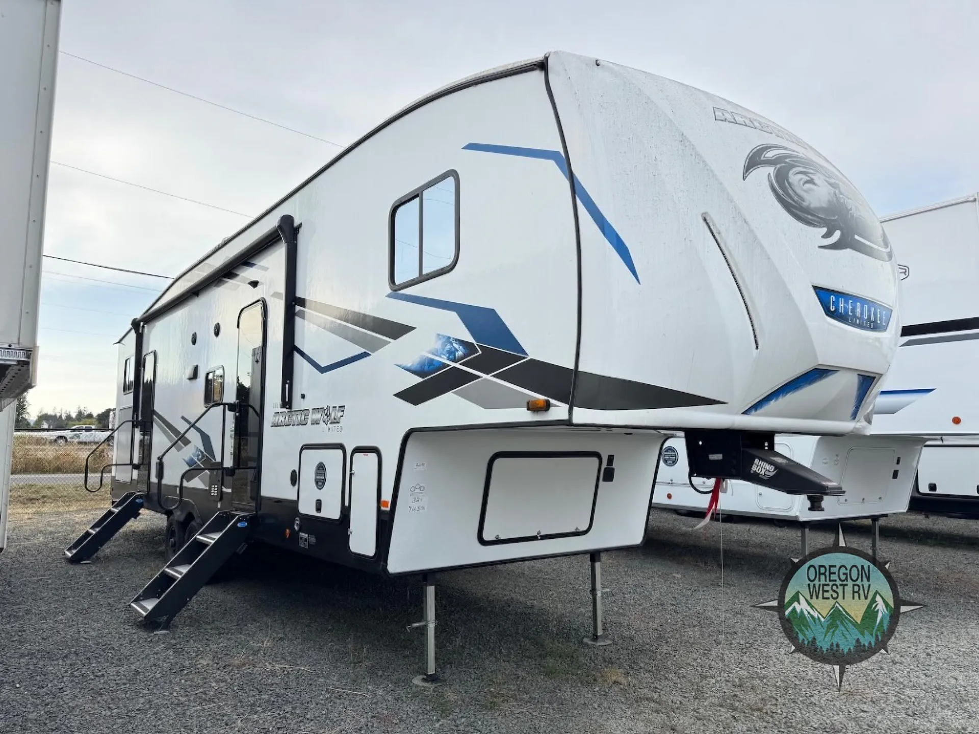 2024 Forest River Cherokee Arctic Wolf 321BH