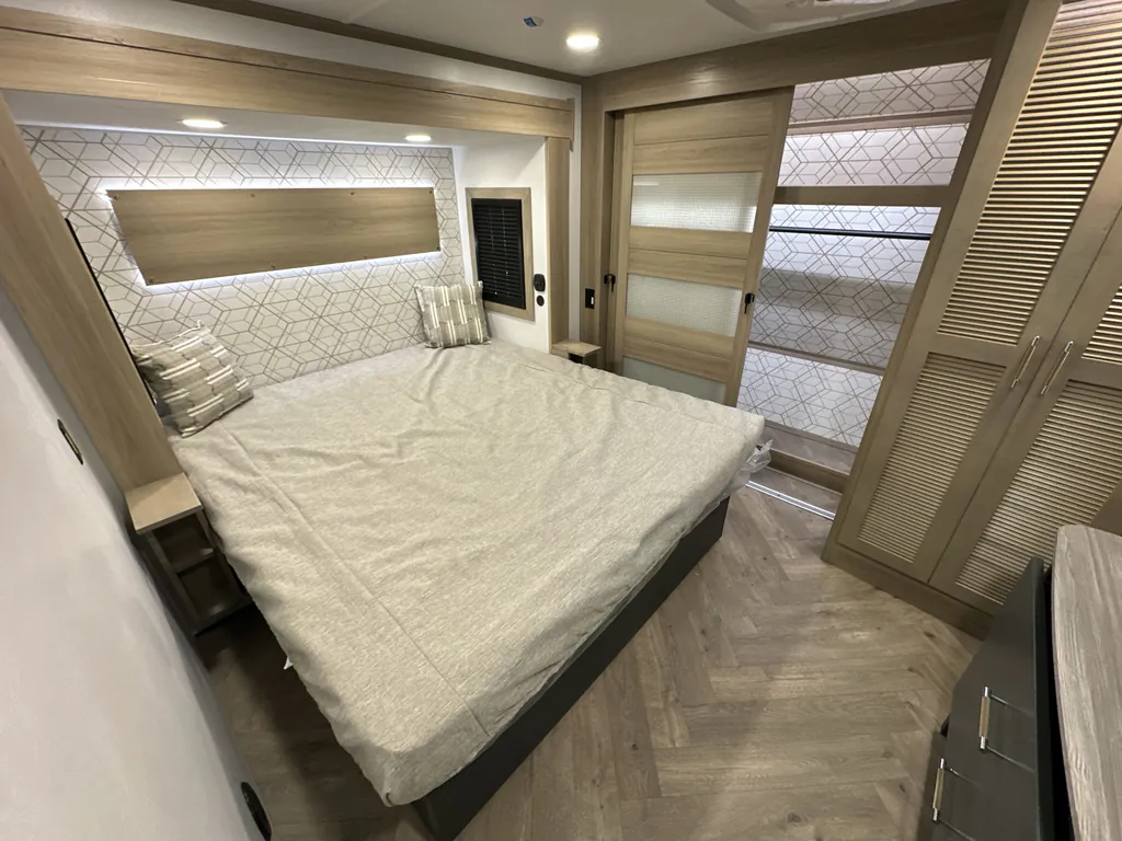 2026 Keystone Raptor 441, Photos photo 12