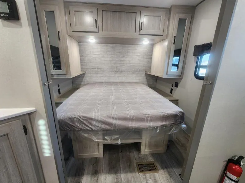 2026 Coachmen Catalina Legacy Edition 273DBHCK, Photos photo 35