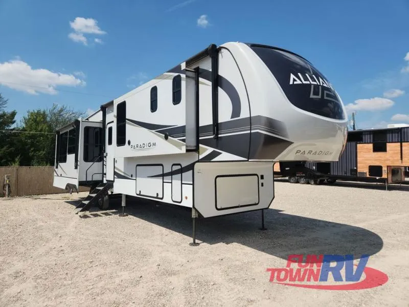 2023 Alliance RV Paradigm 382RK - Photo 2