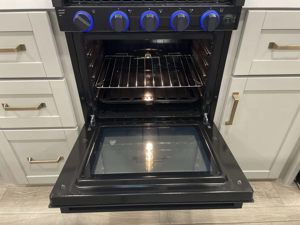 2025 Brinkley Model Z AIR 297, Photos photo 11
