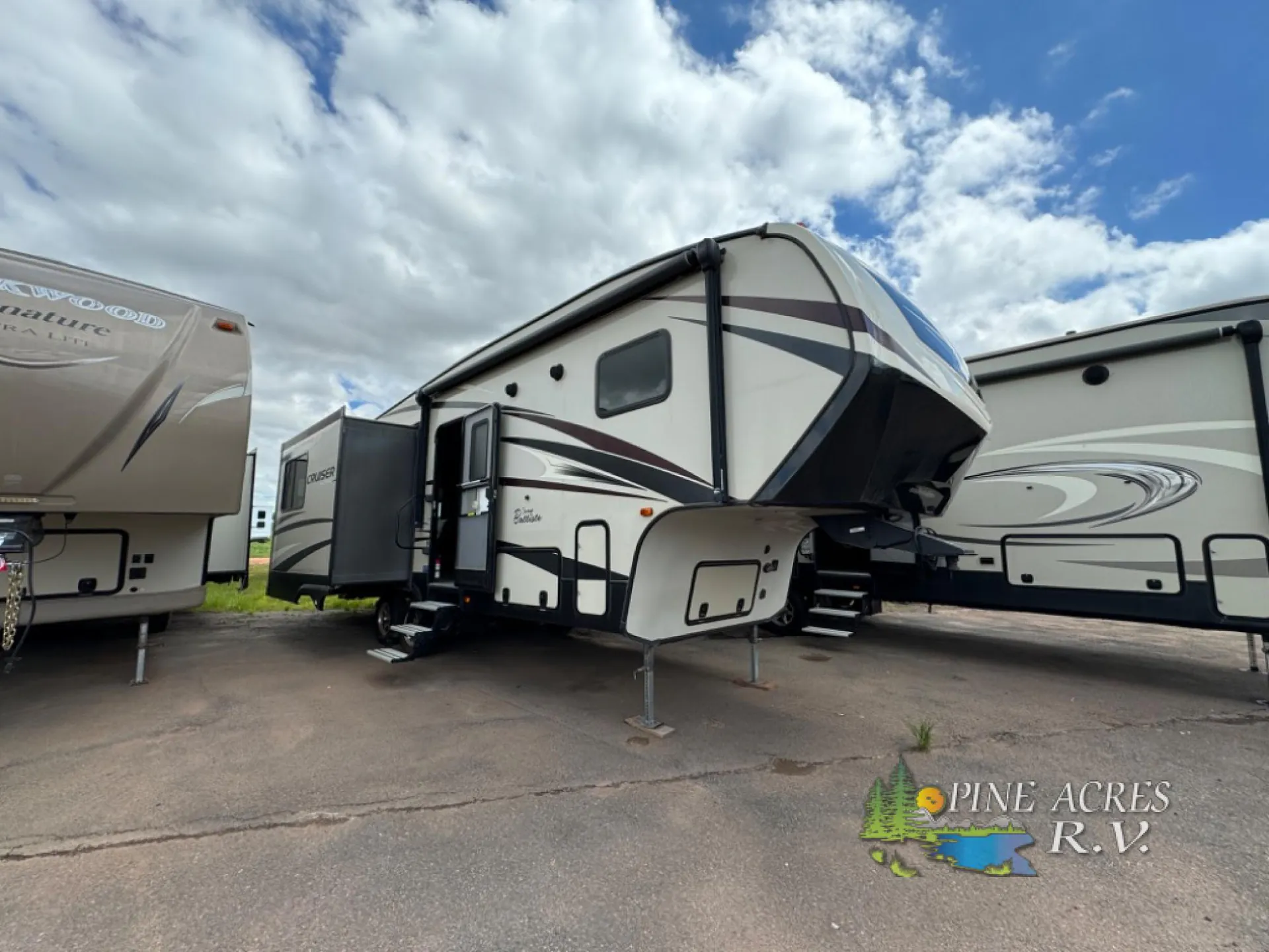 2017 CrossRoads Cruiser Aire 28RL - Photo 2