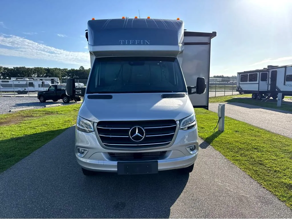 2024 Tiffin Wayfarer 25 JW - Photo 3