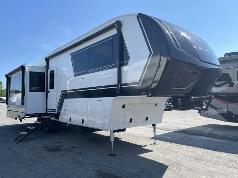 2027 Brinkley Model Z New    3200 - Main photo