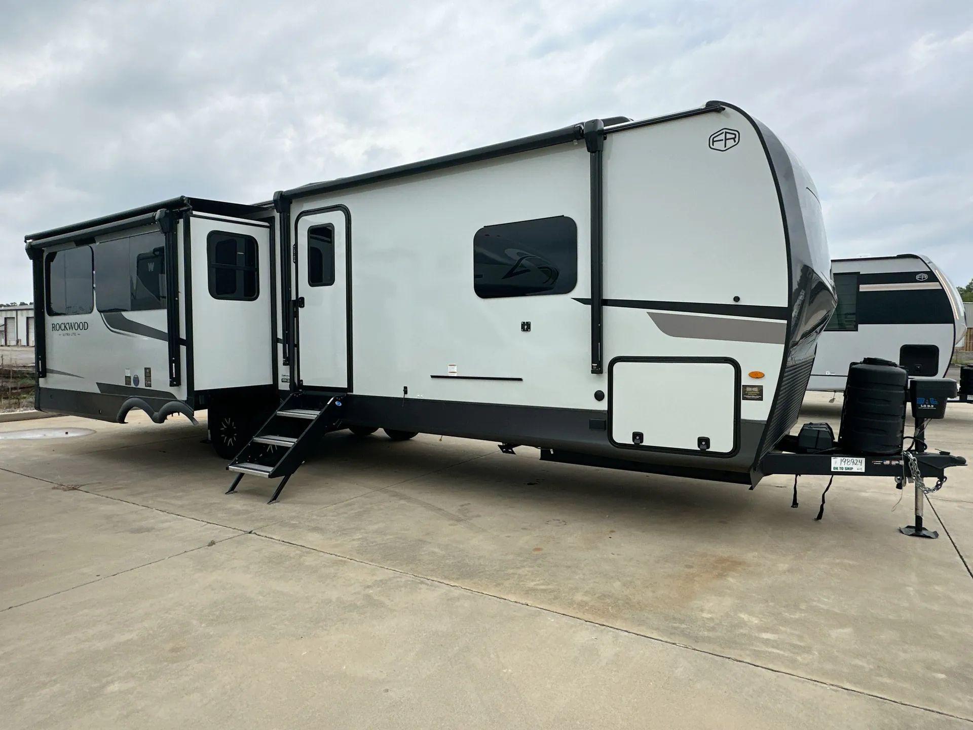 2026 Forest River Rockwood Ultra Lite 2906RL - Photo 2