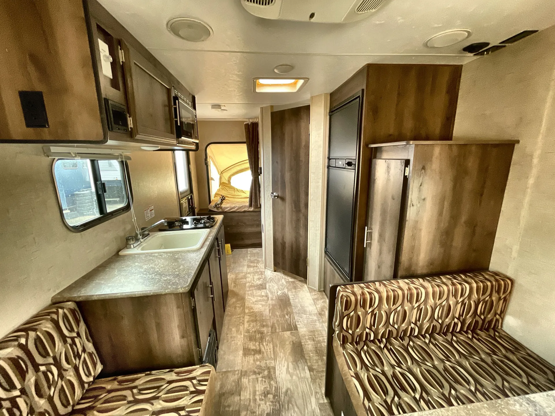 2017 K-Z Sportsmen Classic 160RBT — living area main